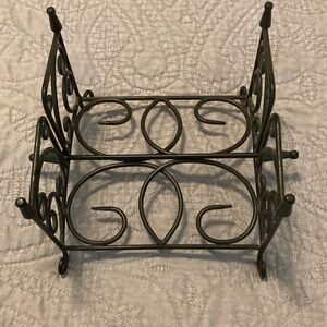 Southern Living at Home black wrought iron napkin holder w/bar weight.